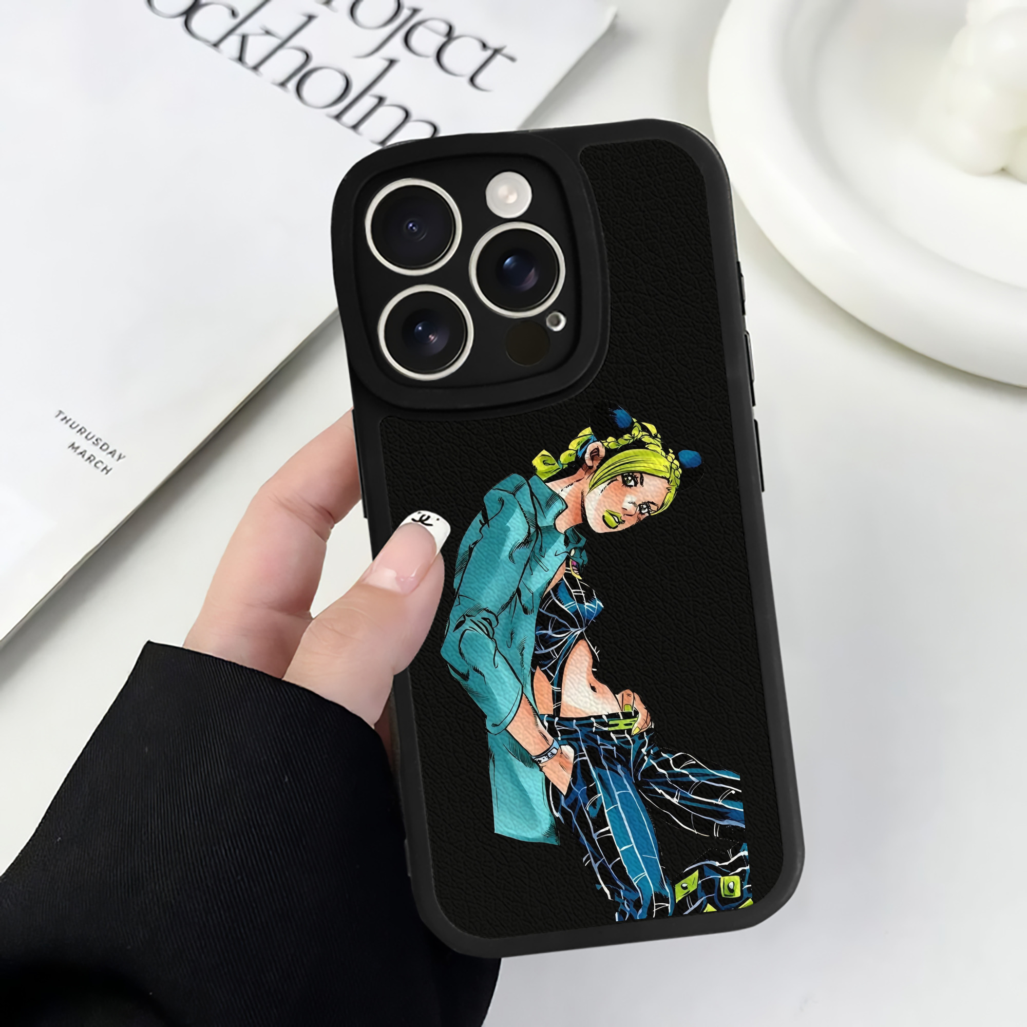 （画像用） "ジョジョの奇妙な冒険 くうじょう ジョリーン JoJo's Bizarre Adventure Jolyne Cujoh " 【iPhone 16シリーズ対応】シリコンスマホケース（レザー調） 材質：シリコン